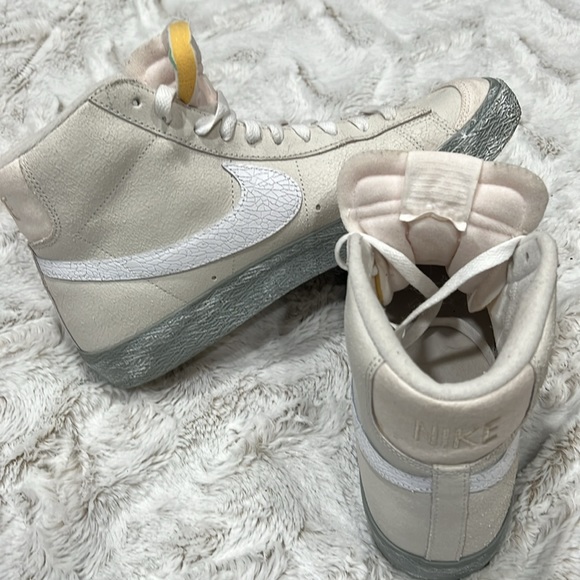 Nike Blazer Mid Men’s 10.5 / women’s 12 Beige Sail Crackle Sole Sneakers - Picture 8 of 9